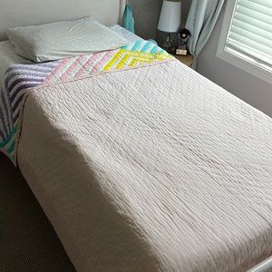 Crate and barrel quilt reversible